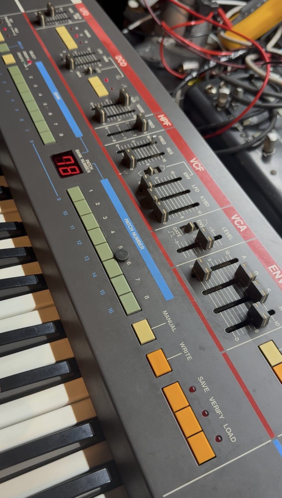 Roland Juno-106